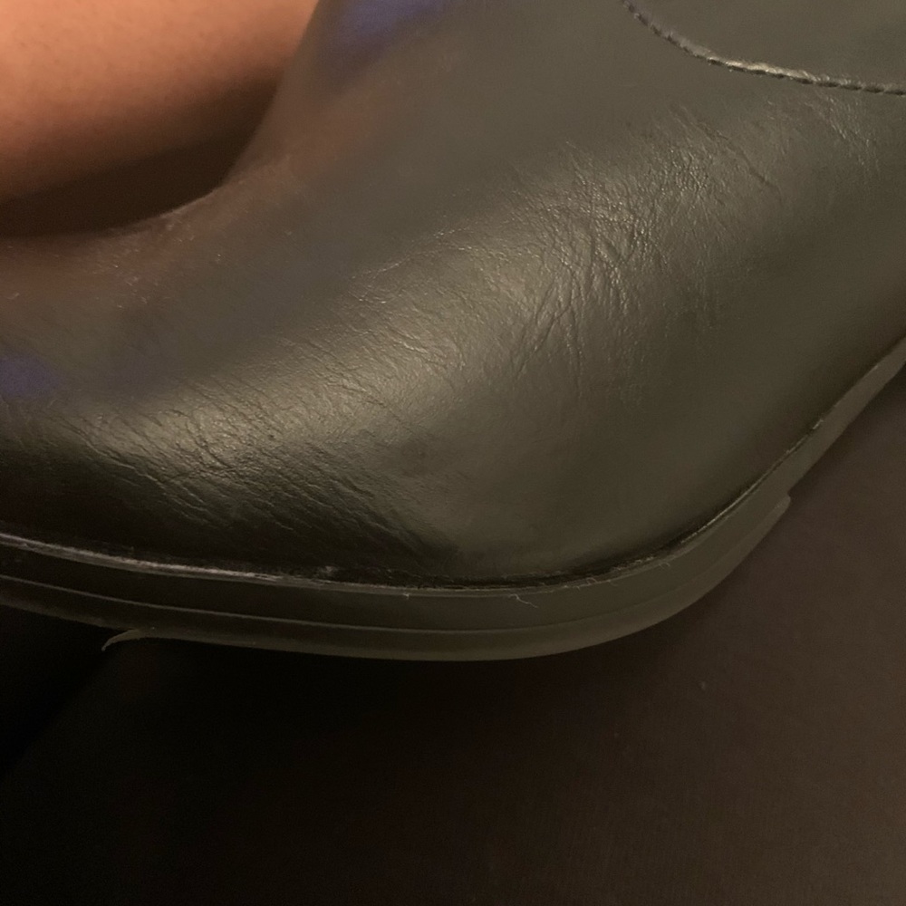 Black boots - Picture 3 of 5